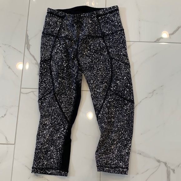 Lululemon crop leggings size 4 - Picture 1 of 6